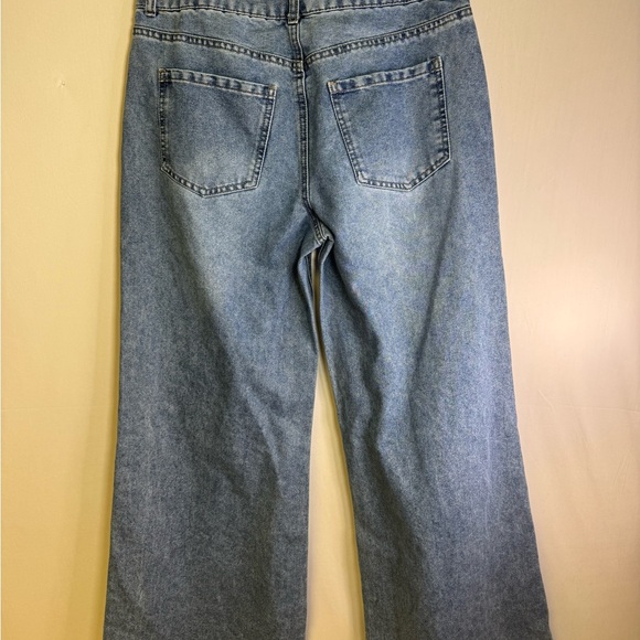 Women's super wide leg Distressed Blue Jeans - Picture 3 of 9